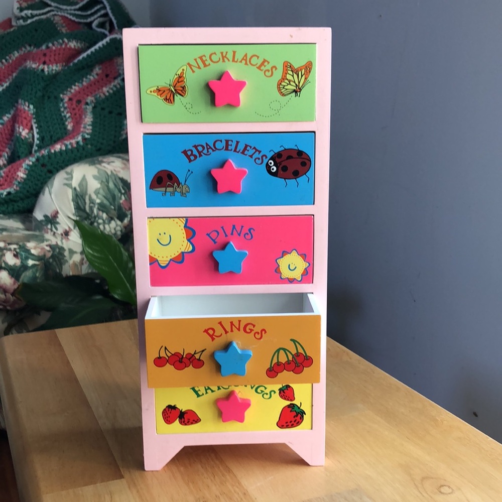 Wooden jewelry box